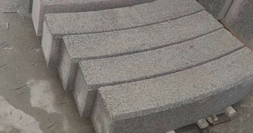 开封芝麻白弧形路牙石