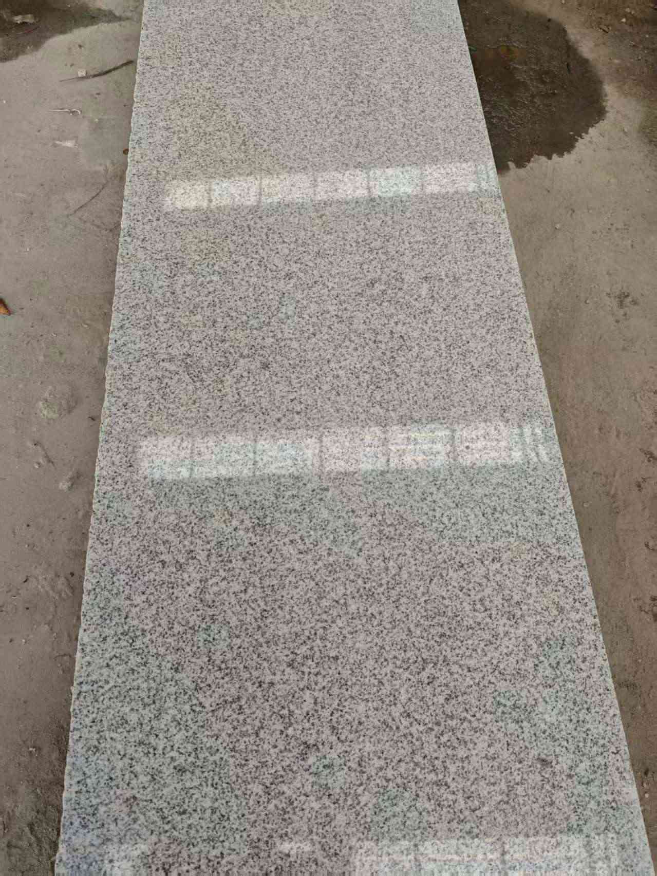 开封芝麻白光面毛板